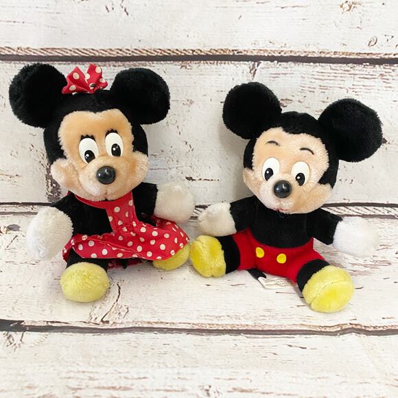 WALT DISNEY WORLD Vintage Mickey and Minnie Plush Set - Picture 1 of 7